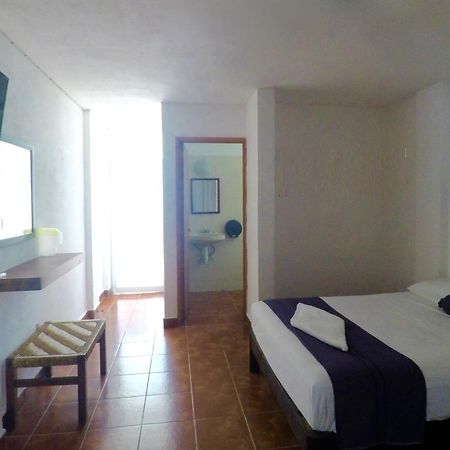 Hotel Mayflower Puerto Escondido (Oaxaca) Bagian luar foto
